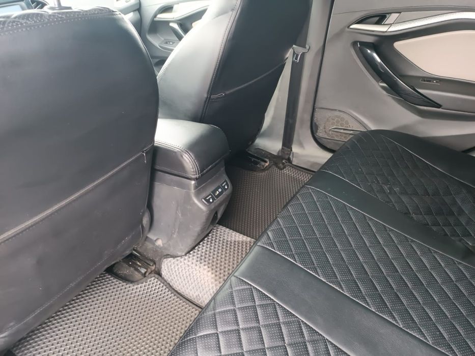 Продам машину ..