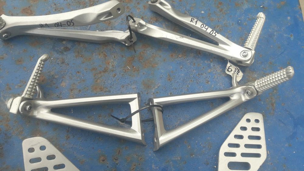 Стойки и стъпенки honda cbr Yamaha r6 r1 bmw
