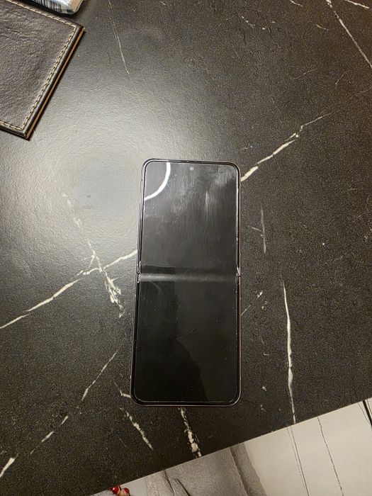 Samsung Galaxy Z Flip 5 – 256GB, Lavender – stare bună