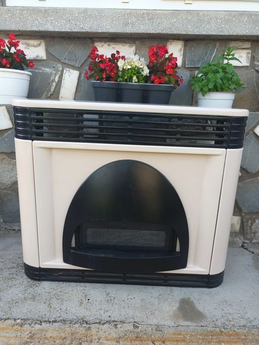 Vand convector pe gaz, cu tiraj fortat, tip semineu