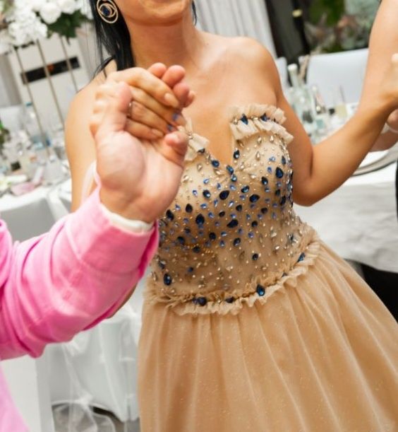 Дизайнерска рокля