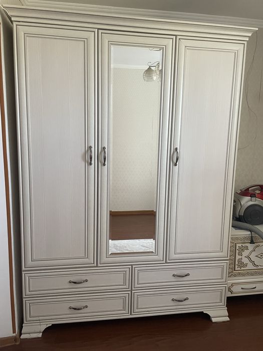 Продам шкаф белорусский.