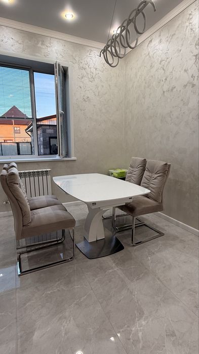 Продам стол со стульями