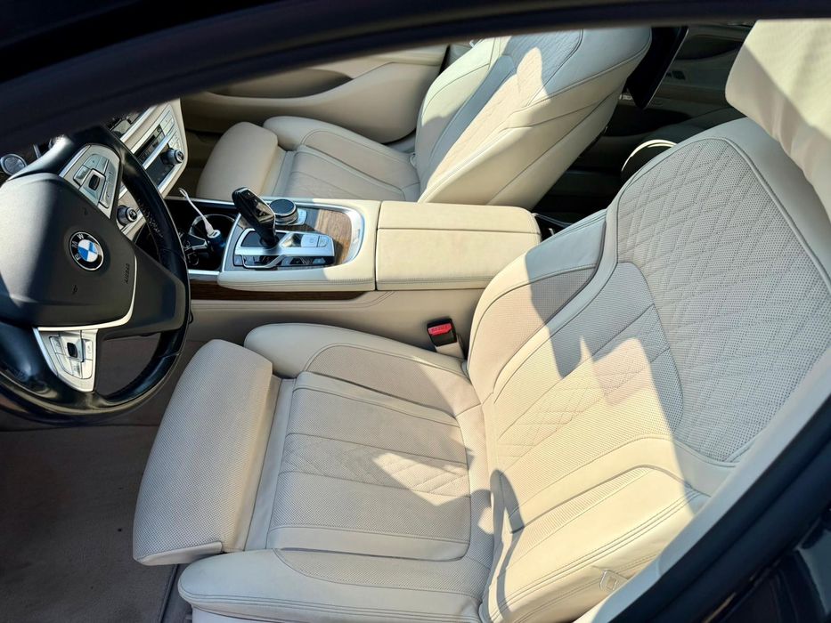 BMW 740Le 4x4x drive virează  si spatele!