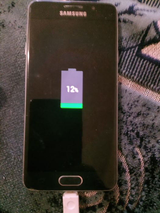 Vând 10 telefoane funcționale și ne funcționale