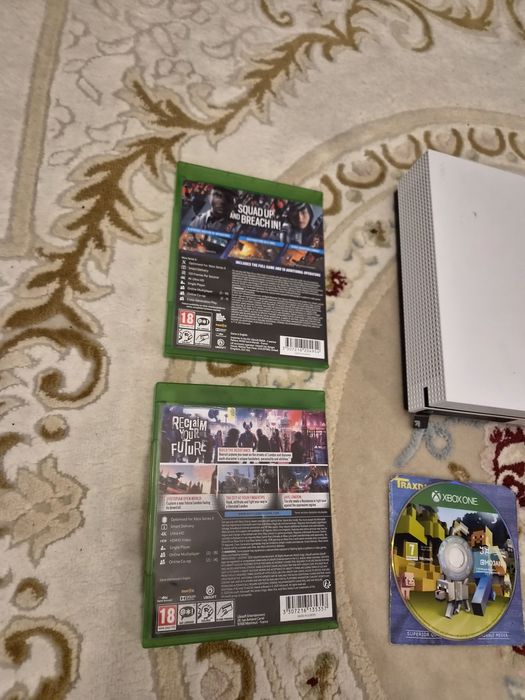 Xbox one s 500gb + 3 jocuri
