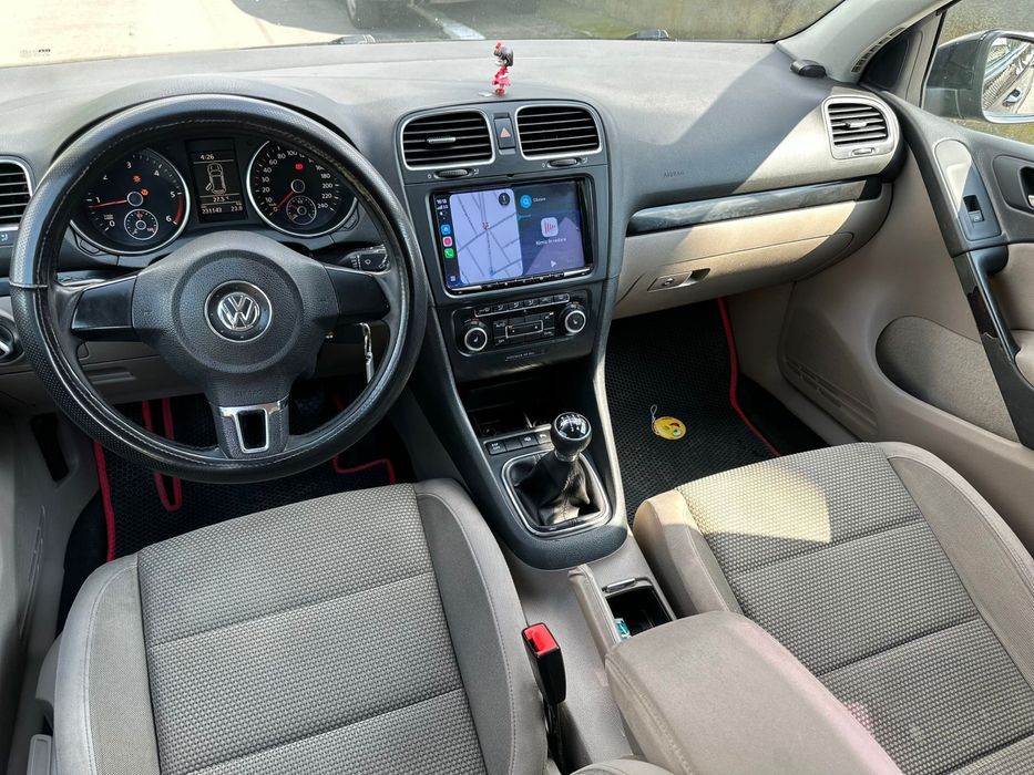 VW Golf 6//2.0 Diesel// Parcheaza singura // navi carplay