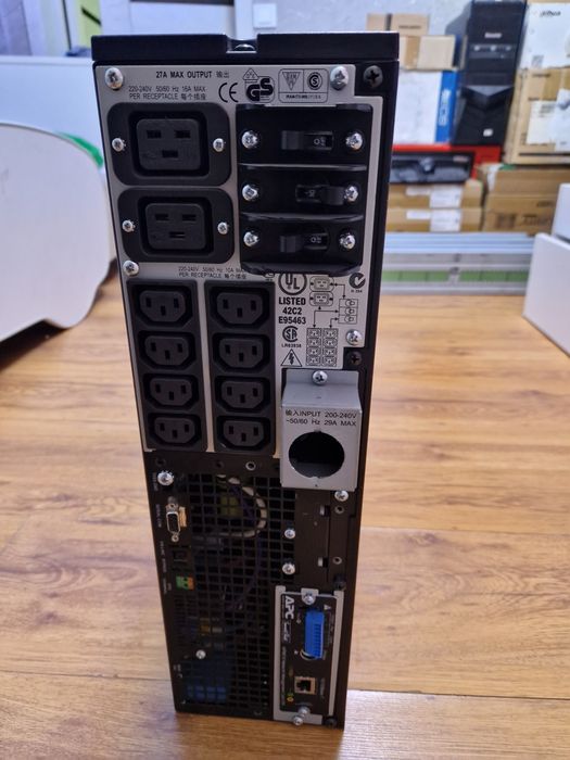 UPS источник бесперебойного питания