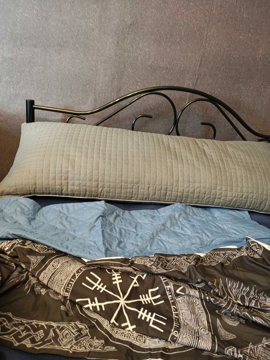 Дълга възглавница плюс 3 калъфки