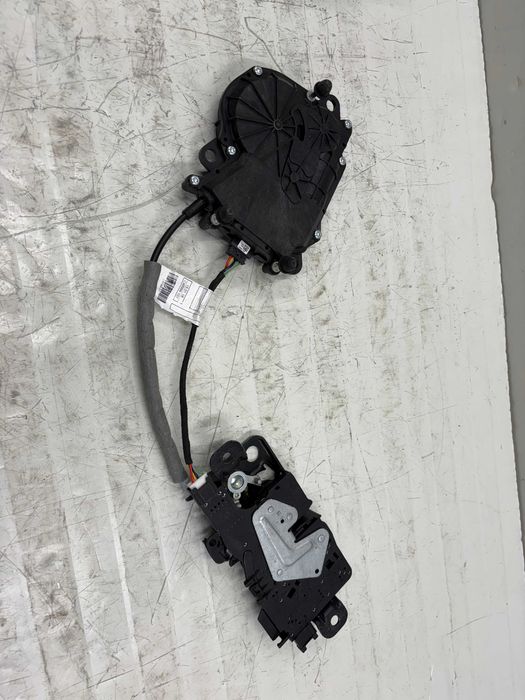 Брава със софт клоус заден капак БМВ Х1 Ф48