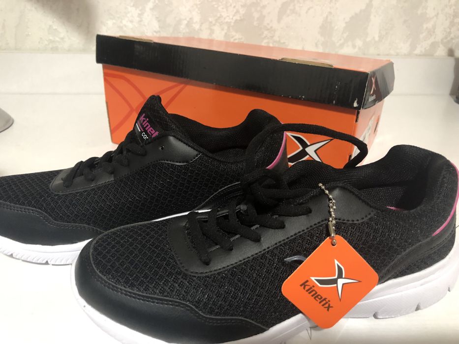 Продам кроссовки