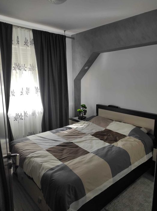Vand apartament cu 3 camere
