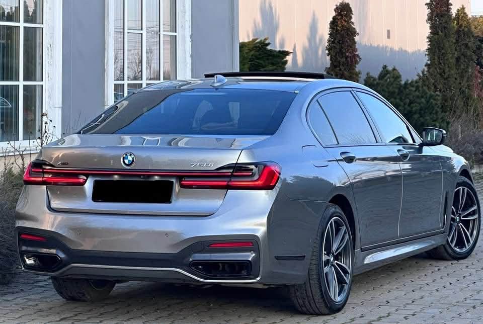Bmw 750LI 2021 530cp