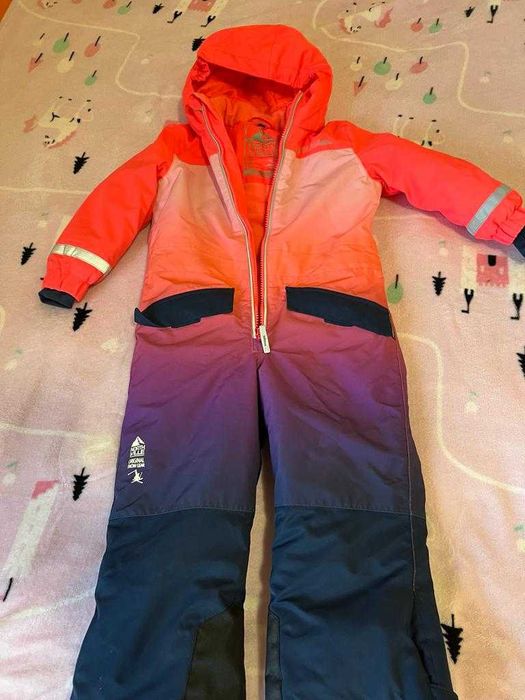 Costum de schi cu gluga