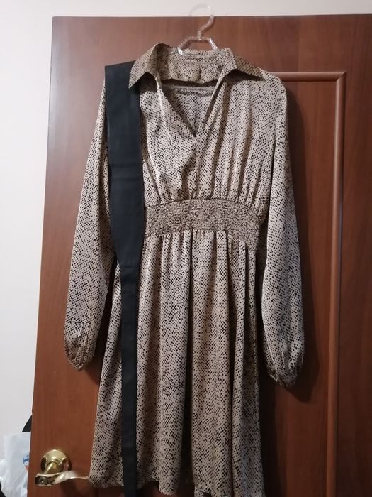 Продам женские платья