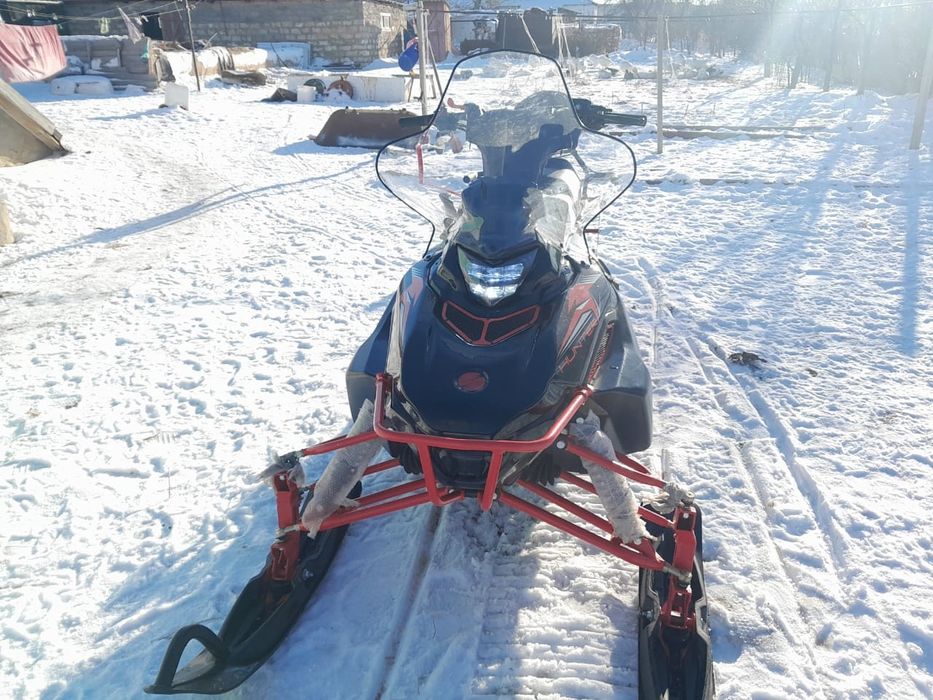 Продаётся снегаход якудза хантер