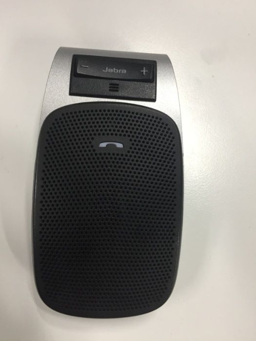Car Kit auto Jabra Drive, prindere parasolar auto, ghidare vocala