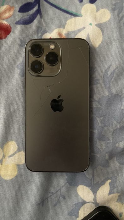 iPhone 13 Pro 256 без ремонта, каробкамен