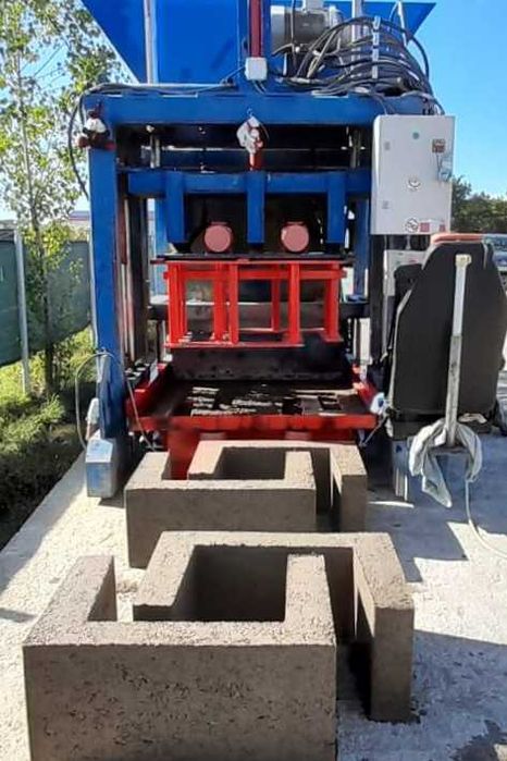 Presa/ Masina/ vibropresa mobila boltari rigole Forte Maximus