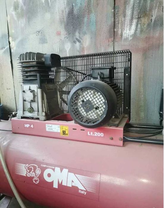 Компресор "OMA" Italy - 200л.