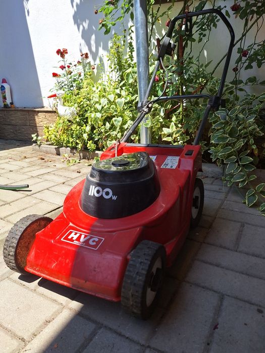 Vând mașină de tuns iarba electrică