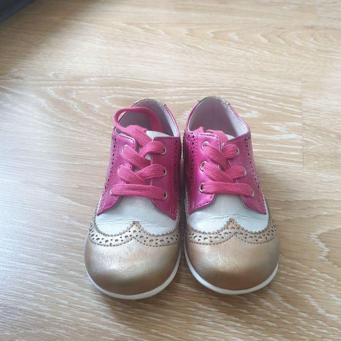 Туфли девочке нарядные