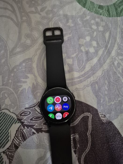 Продам Часы Samsung Watch4 оригинал