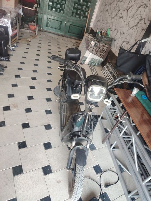 skuter xolati kirlolari eskirgan probeg 40ming yurgan yurishi yaxshi