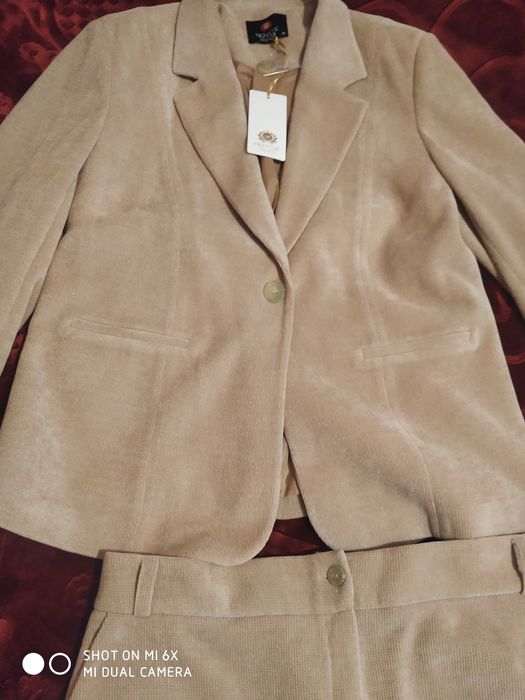 Костюм женский брючный Турция новый