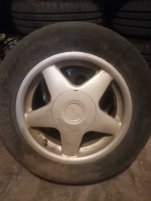 Продавам джанти за Peugeot 405