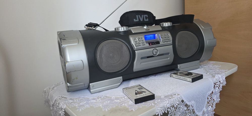 JVC boombox / casetofon portabil cu radio si CD