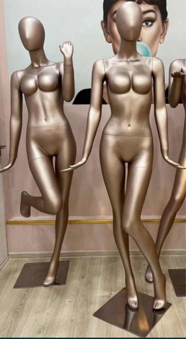 Продается 2 маникена