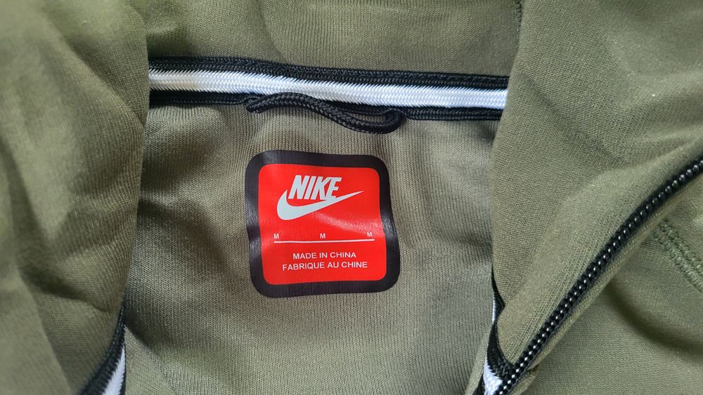 Compleu Nike Tech