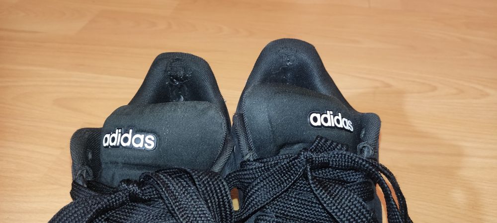 Черни adidas обувки