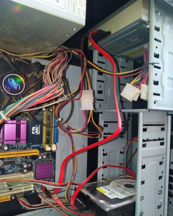 Продаётся срочно дёшево, компьютер  700.000!

Цена 700.000 

Все подро