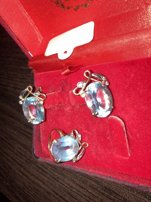 Продам набор с блиллиантовыми крошками.