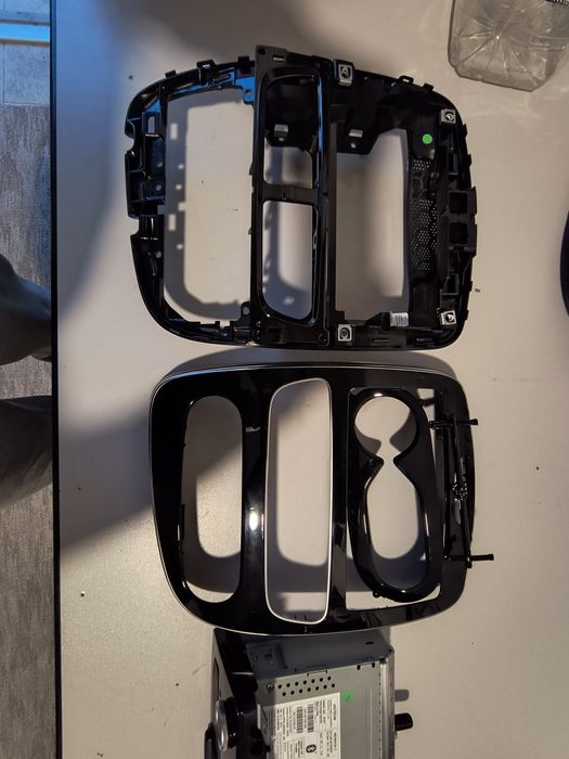 Radio USB Bluetooth cu consola Renault Clio4/2020