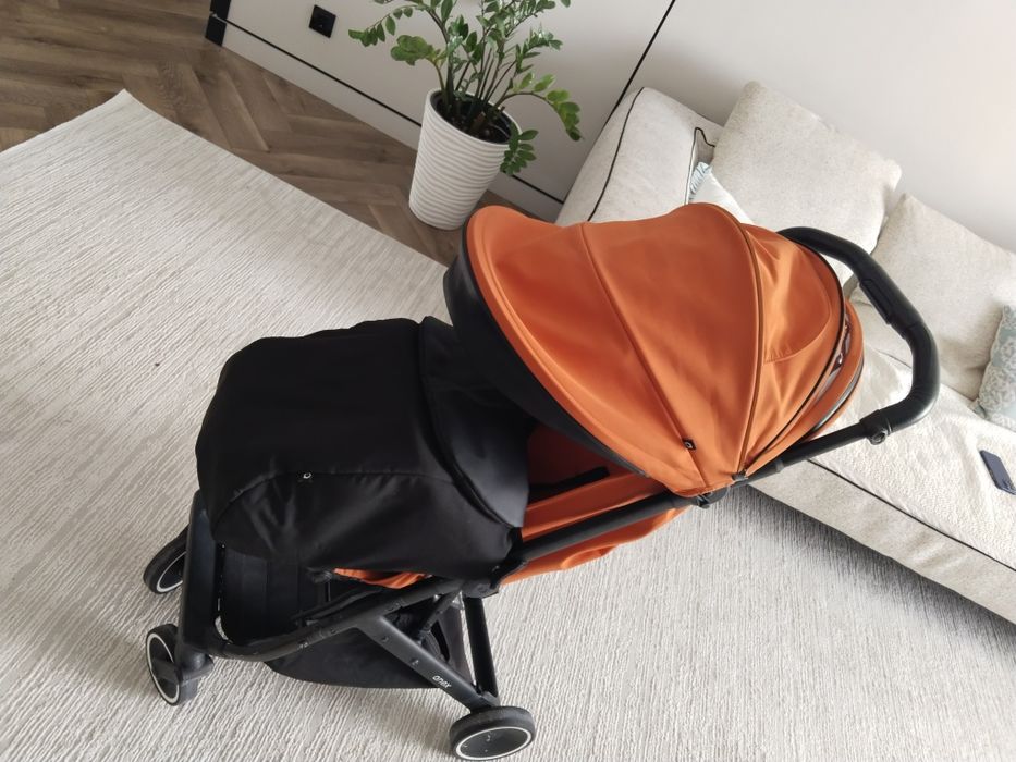 Продаем коляску Anex Air-X