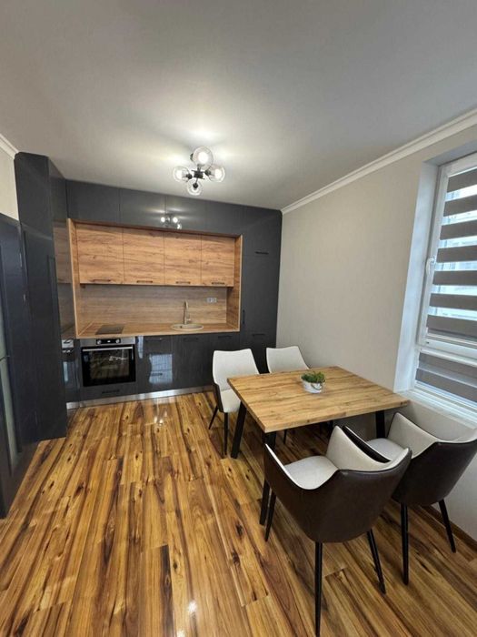 Продава се Тристаен апартамент в Пловдив, Съдийски - 73 кв.м за 2418 €/кв.м - Снимка #1