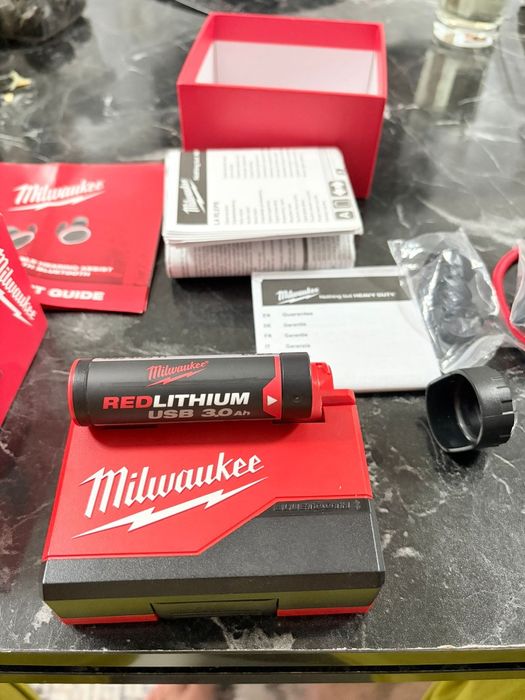 Casti Milwaukee L4RLEPB-301 cu Bluetooth, reincarcabile USB, protectie auditiva profesionala NOI