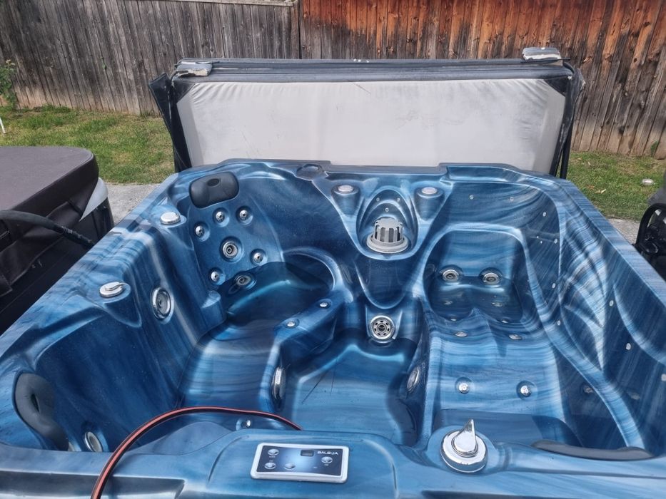 Vând jacuzzi Balboua