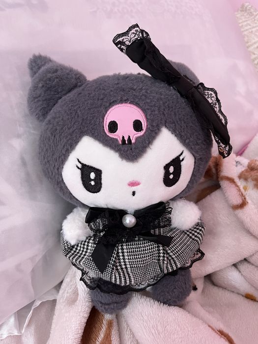 играчка на kuromi от sanrio / hello kitty