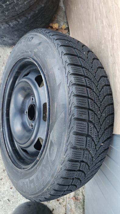 Джанти с зимни гуми за Пежо 208.