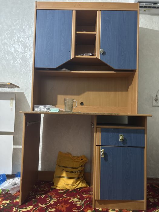 стол на продажу.
