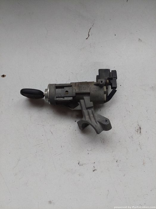 Contact Cu Cheie Toyota Yaris Verso (_P2_) [ 1999 - 2005 ] Oem 450200D