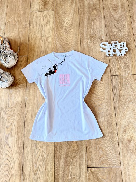 Страхотен суперсвеж ежедневен тишърт C K