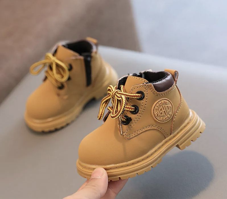 Продам детские ботинки ,размер 25,сезон осень -весна