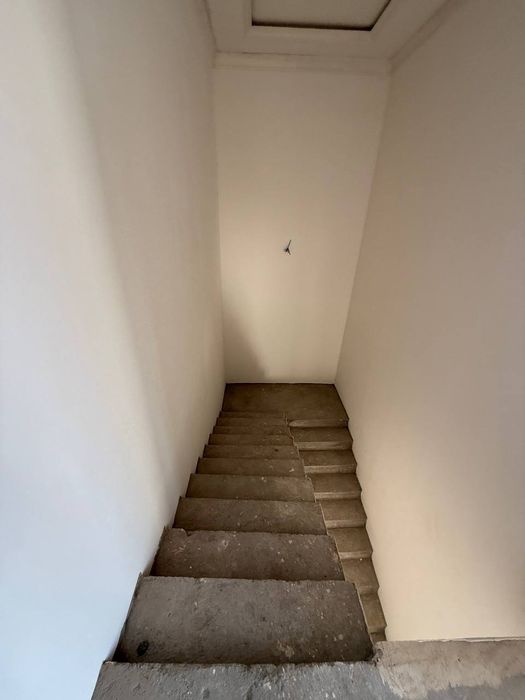 Алишеробод, Учхоз продаётся каттедж (каробка)