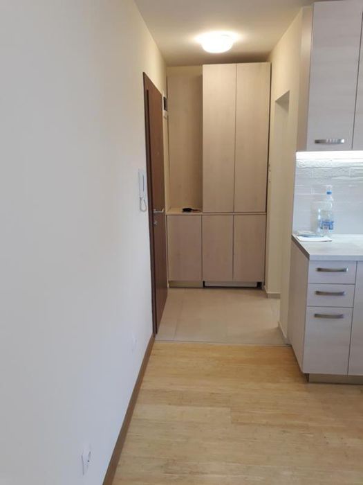 Дава се под наем Едностаен апартамент в София, Витоша - 29 кв.м за 310 € - Снимка #2