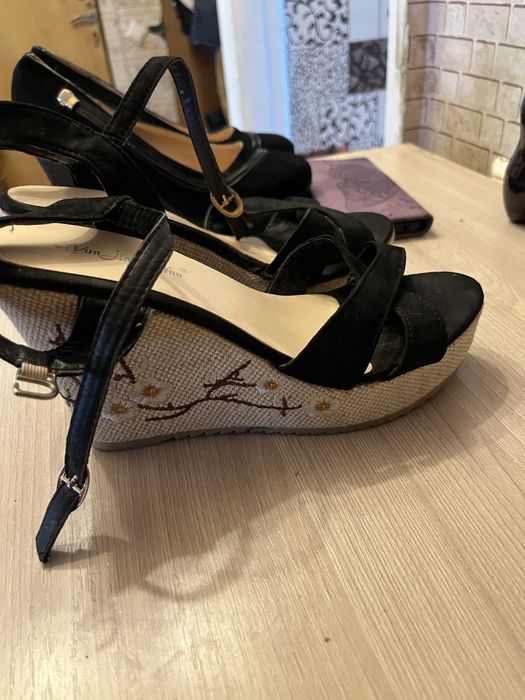 Босоножки на платформе